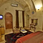 Harman Cave 3*