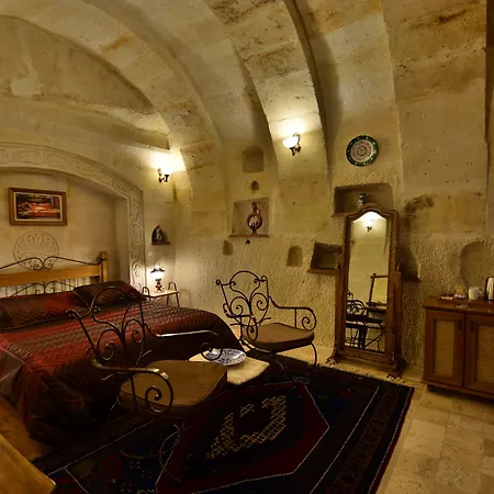 Harman Cave 3*